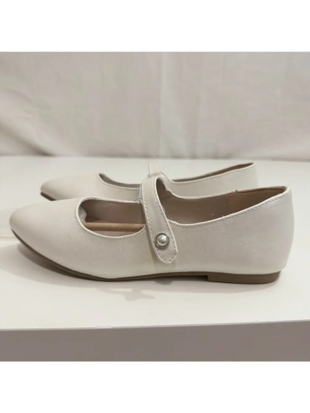 The Children’s Place Girls Glitter Ballet Flat In White Size 1